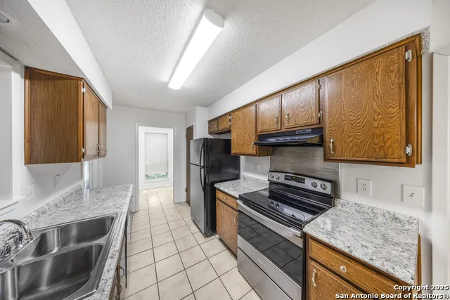 9218 woodheather San Antonio, TX 78254