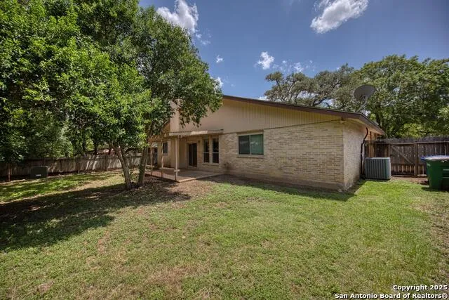 9218 woodheather San Antonio, TX 78254