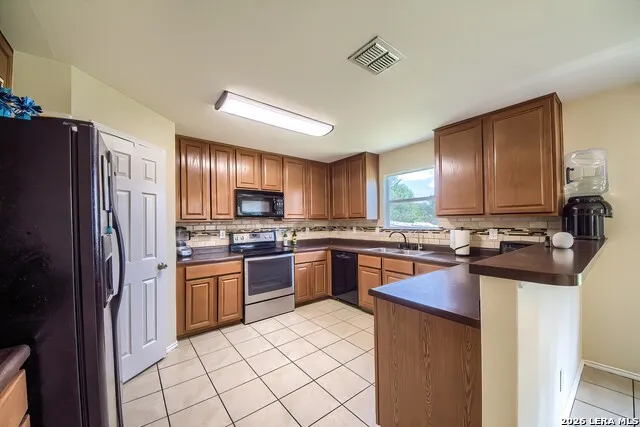 10643 Arabian Sands San Antonio, TX 78254