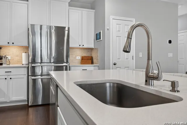 21007 CHESTNUT CV San Antonio, TX 78266
