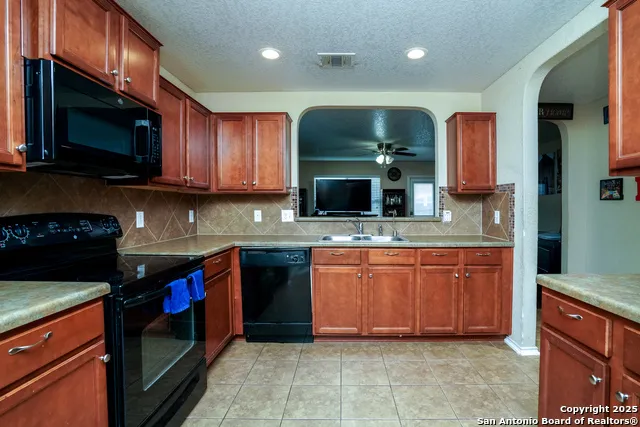 11210 STAR VIS San Antonio, TX 78221