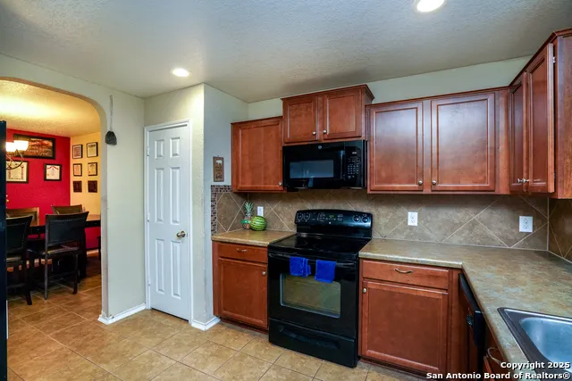 11210 STAR VIS San Antonio, TX 78221