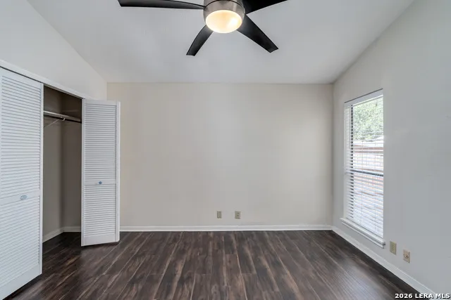 1406 Brook Run San Antonio, TX 78232