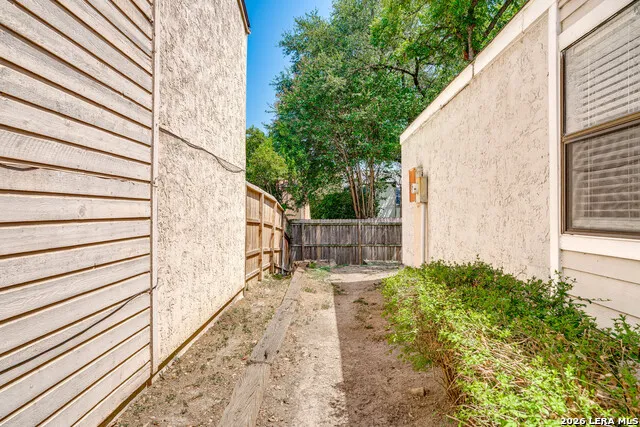 1406 Brook Run San Antonio, TX 78232