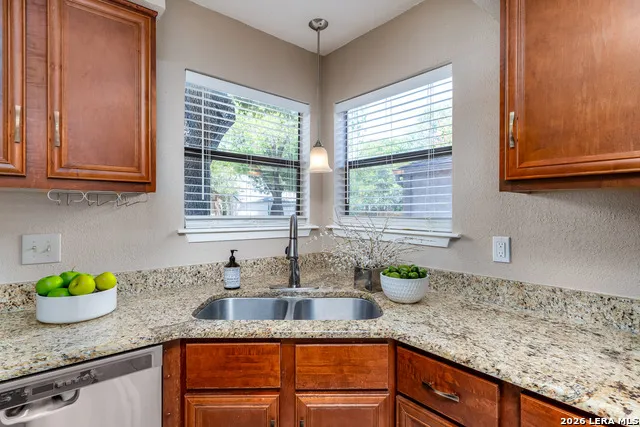 1406 Brook Run San Antonio, TX 78232