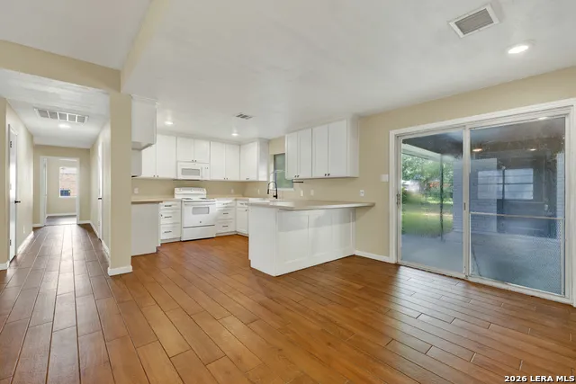 153 SWAN DR New Braunfels, TX 78130