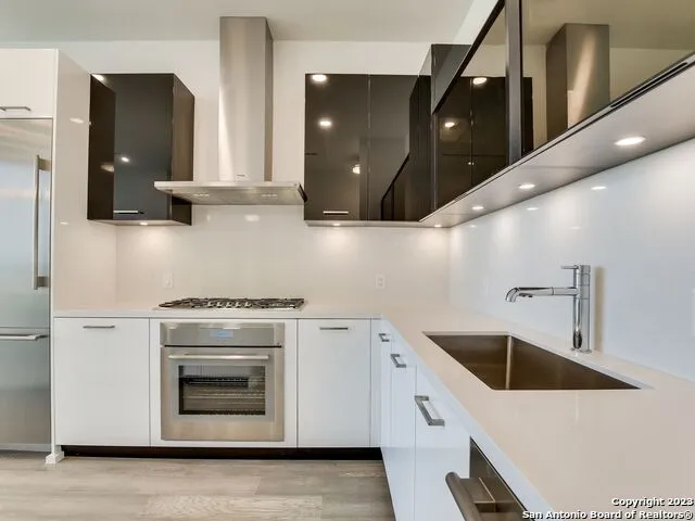 123 LEXINGTON AVE #1403 San Antonio, TX 78205