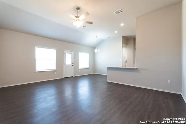 9224 CANYON BND Converse, TX 78109