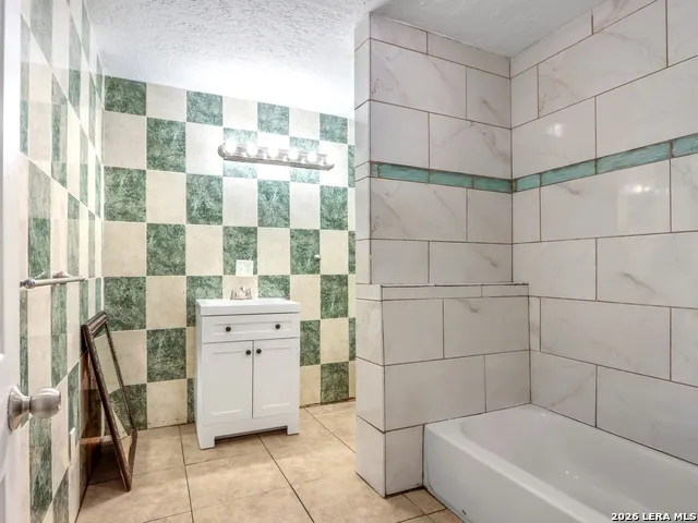 1718 Commercial San Antonio, TX 78221