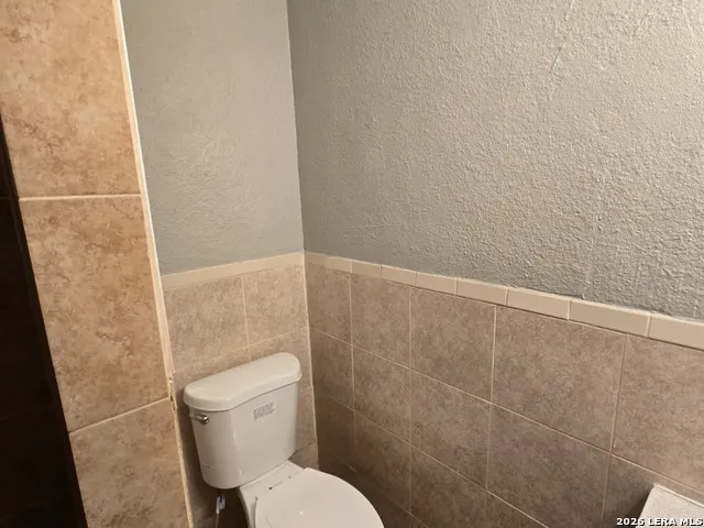1718 Commercial San Antonio, TX 78221