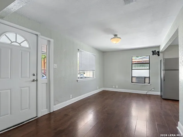 1718 Commercial San Antonio, TX 78221