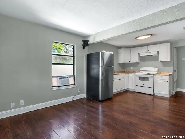 1718 Commercial San Antonio, TX 78221
