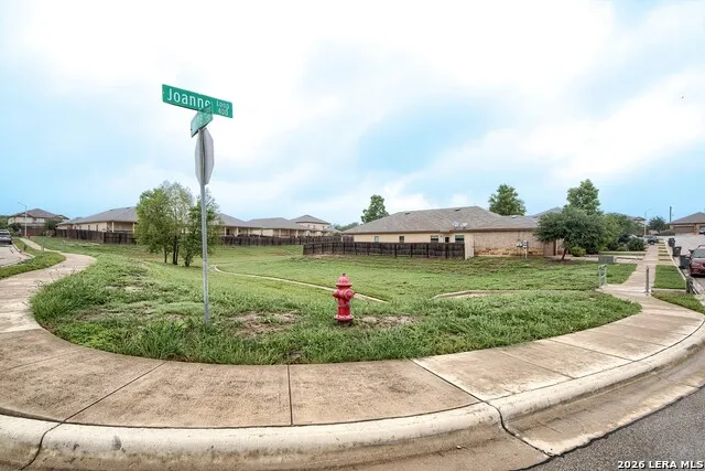 402 JOANNE LOOP Buda, TX 78610