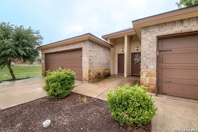 402 JOANNE LOOP Buda, TX 78610