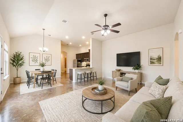 402 JOANNE LOOP Buda, TX 78610