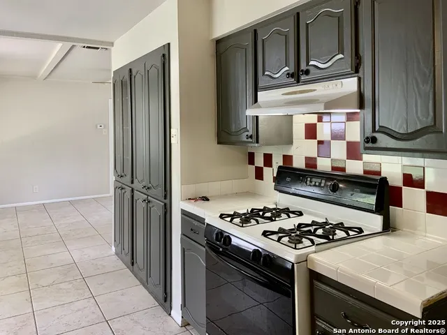 5711 Gillis San Antonio, TX 78240