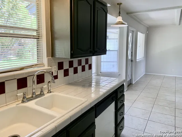5711 Gillis San Antonio, TX 78240