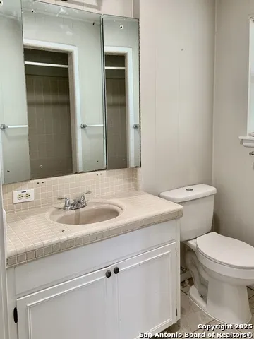 5711 Gillis San Antonio, TX 78240
