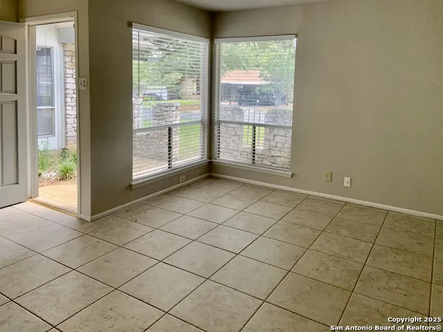 5711 Gillis San Antonio, TX 78240