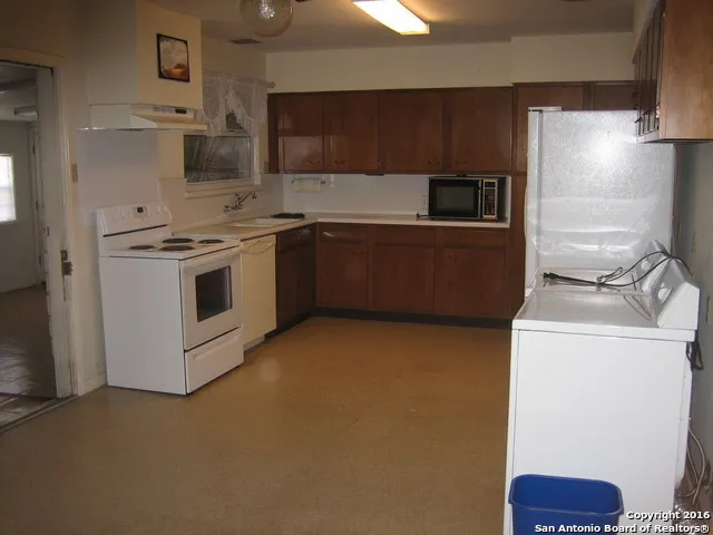2719 Hiawatha San Antonio, TX 78210