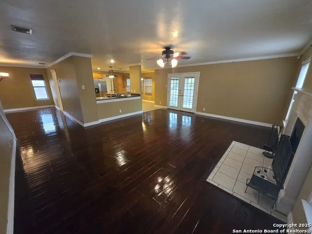 8007 SUNSHINE TRAIL DR San Antonio, TX 78244