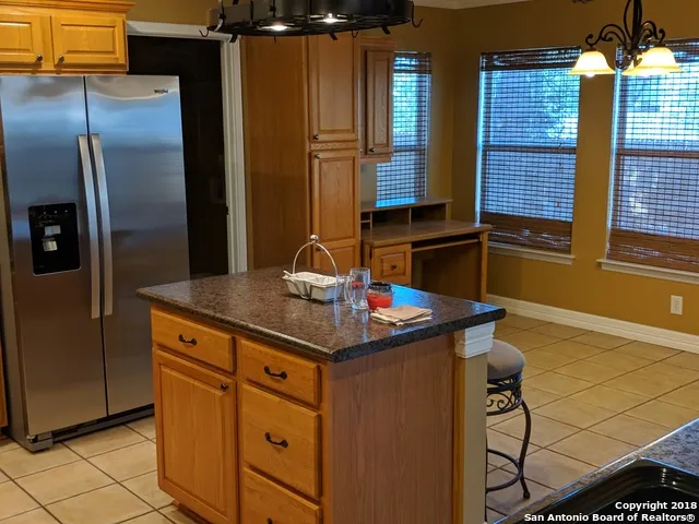 8007 SUNSHINE TRAIL DR San Antonio, TX 78244