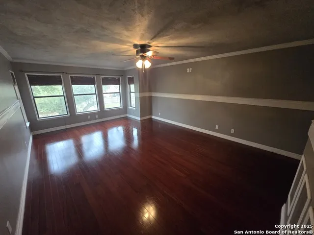 8007 SUNSHINE TRAIL DR San Antonio, TX 78244