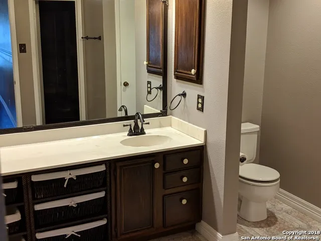 8007 SUNSHINE TRAIL DR San Antonio, TX 78244