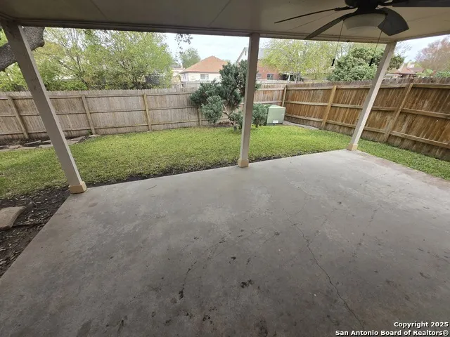 8007 SUNSHINE TRAIL DR San Antonio, TX 78244