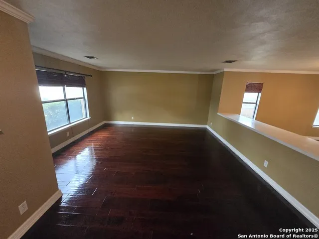 8007 SUNSHINE TRAIL DR San Antonio, TX 78244