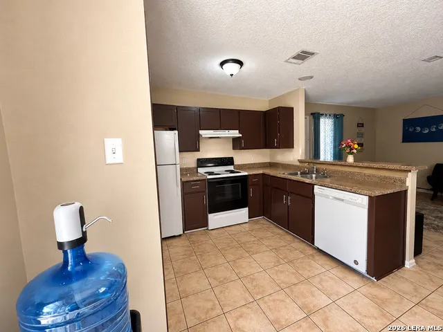 5212 MEADOW FLD Unit 2 San Antonio, TX 78250