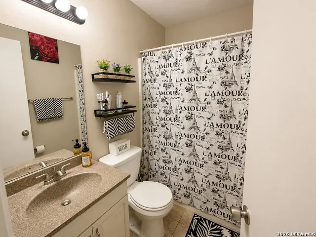 5212 MEADOW FLD Unit 2 San Antonio, TX 78250