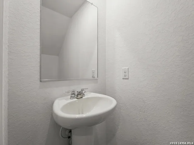 431 De Herrera San Antonio, TX 78220