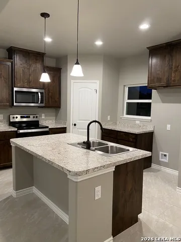 1429 MOUNTAIN VIEW DR Canyon Lake, TX 78133