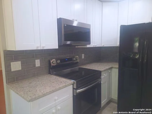 8842 THATCH DR San Antonio, TX 78240