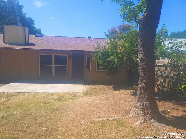8842 THATCH DR San Antonio, TX 78240