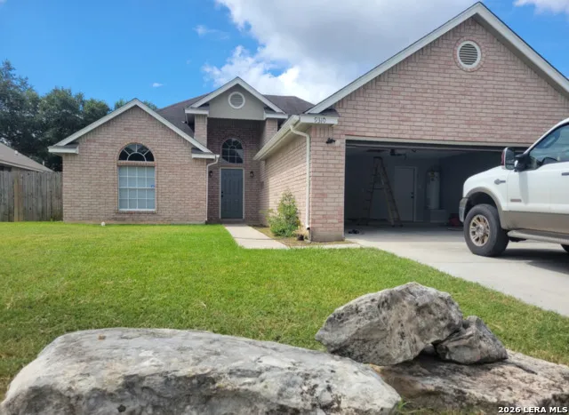 9310 Bowen Dr San Antonio, TX 78250