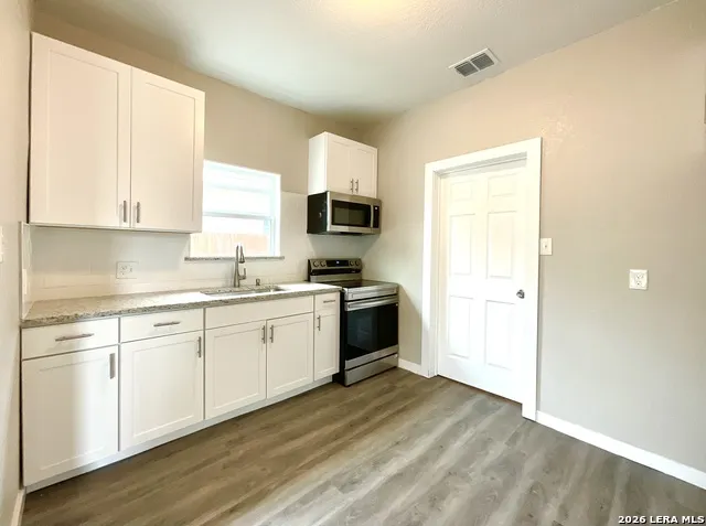 230 Micklejohn San Antonio, TX 78207