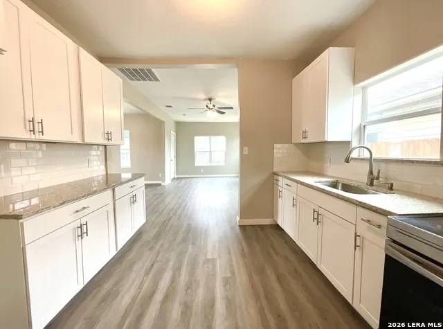 230 Micklejohn San Antonio, TX 78207