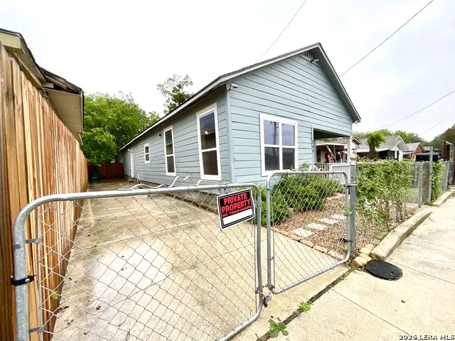 230 Micklejohn San Antonio, TX 78207