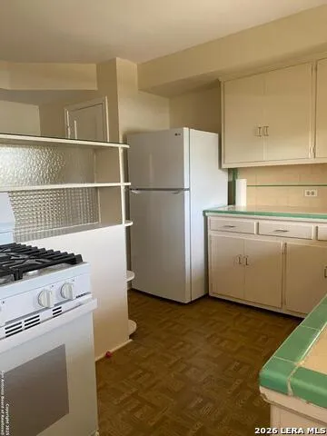 152 TERRELL RD Unit 4 Alamo Heights, TX 78209