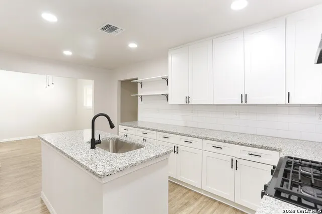7118 Castleridge San Antonio, TX 78227
