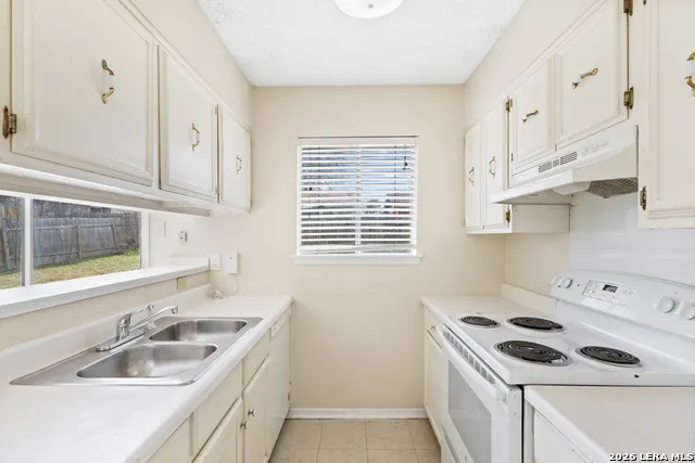 4718 Casa Oro St San Antonio, TX 78233