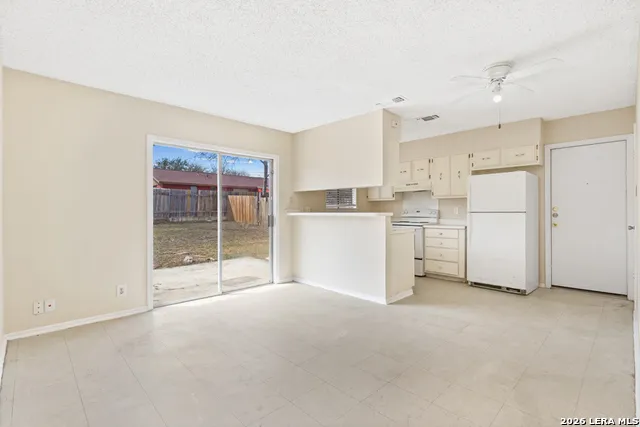 4718 Casa Oro St San Antonio, TX 78233