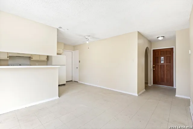 4718 Casa Oro St San Antonio, TX 78233