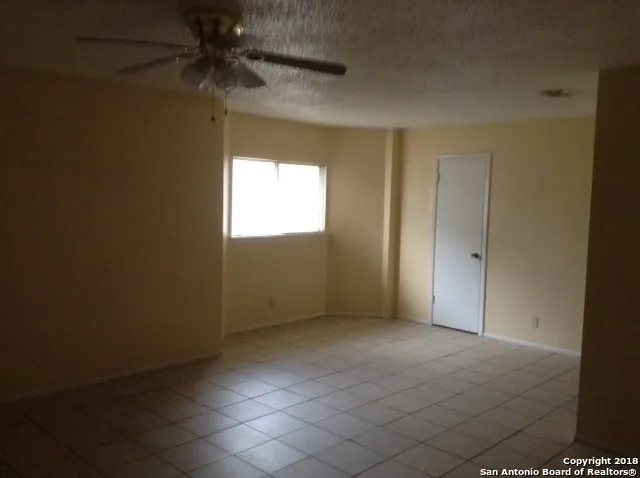 3319 Tree Grove Dr San Antonio, TX 78247