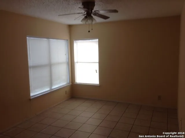 3319 Tree Grove Dr San Antonio, TX 78247