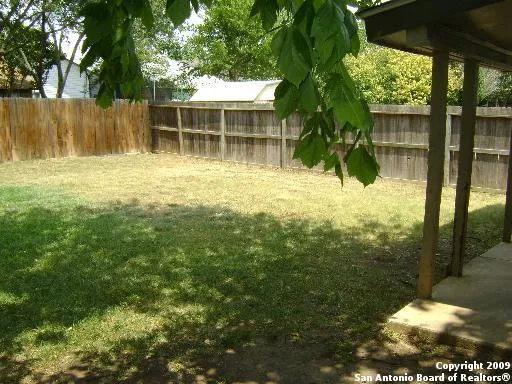 3319 Tree Grove Dr San Antonio, TX 78247