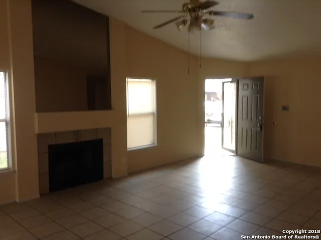3319 Tree Grove Dr San Antonio, TX 78247