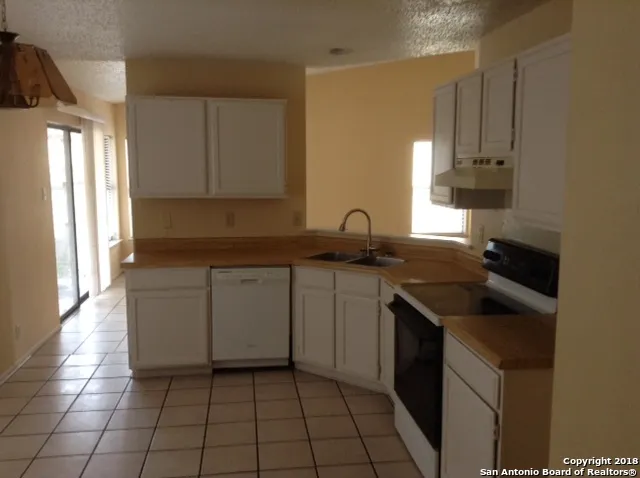 3319 Tree Grove Dr San Antonio, TX 78247